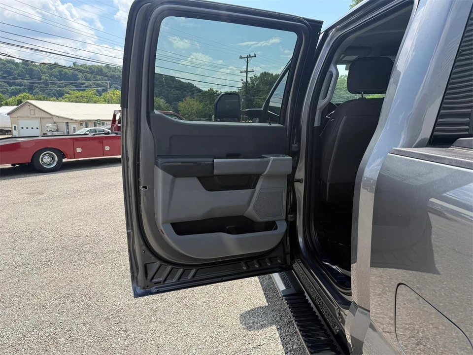 2023 Ford Super Duty 5th Gen - Image 19 of 31