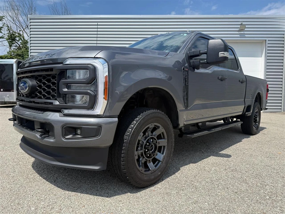 2023 Ford Super Duty 5th Gen - Image 4 of 31