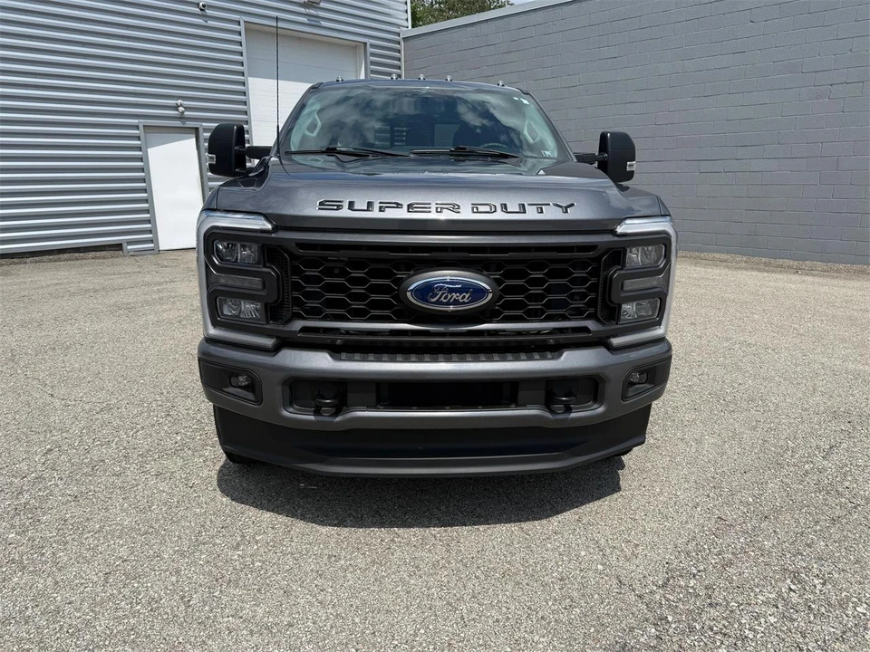 2023 Ford Super Duty 5th Gen - Image 2 of 31