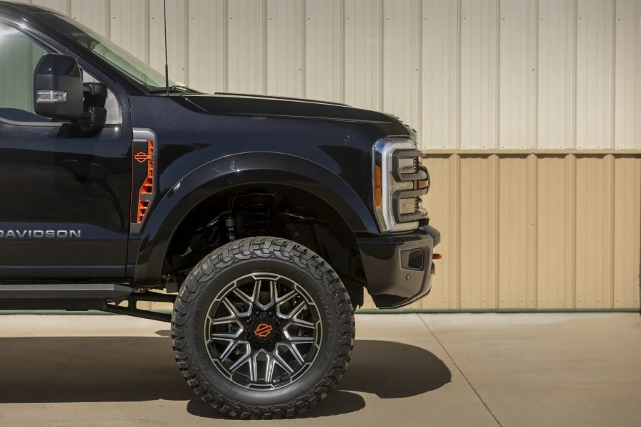2023 Ford Super Duty 5th Gen - Image 11 of 31