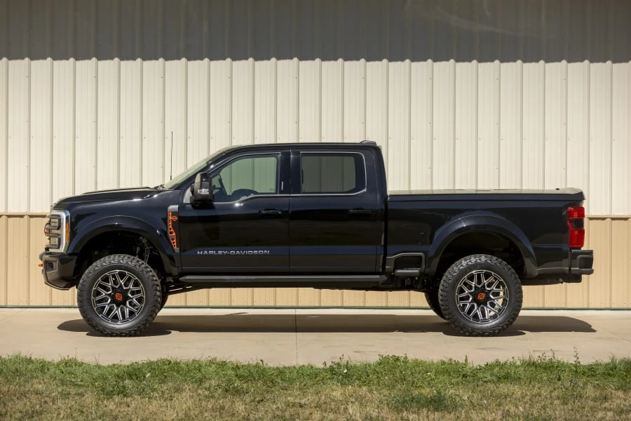 2023 Ford Super Duty 5th Gen - Image 2 of 31