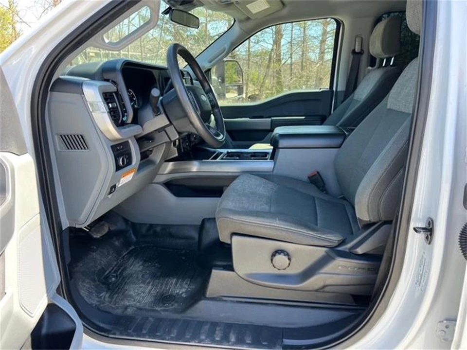 2023 Ford Super Duty 5th Gen - Image 13 of 16