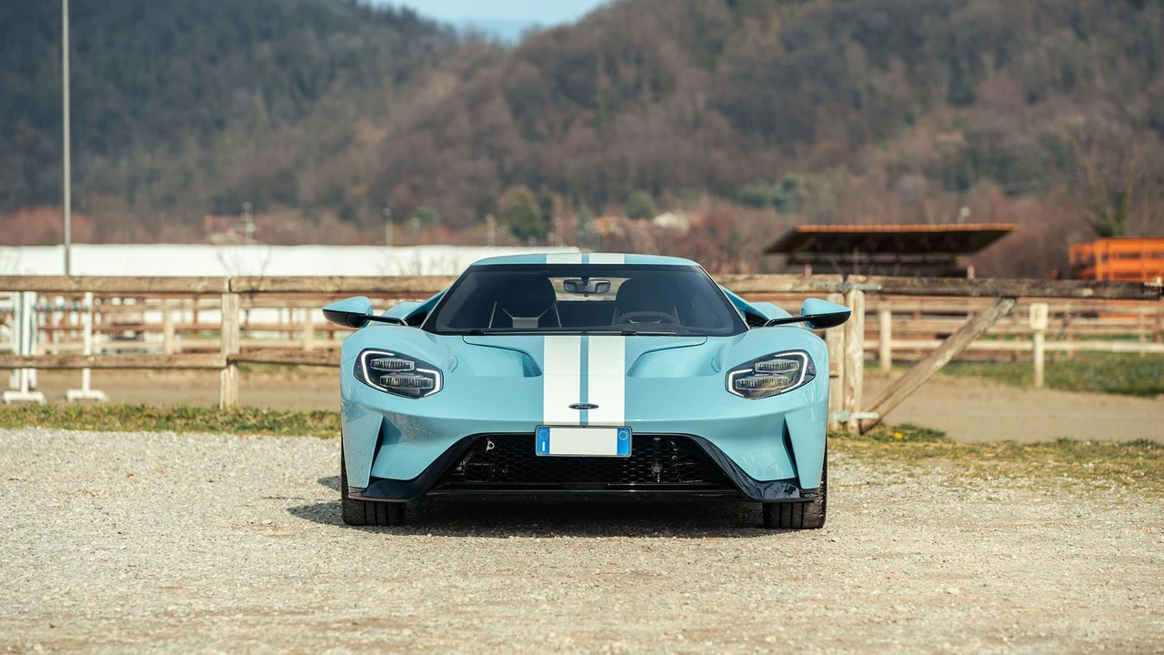 2023 Ford GT 2nd Gen - Image 2 of 31