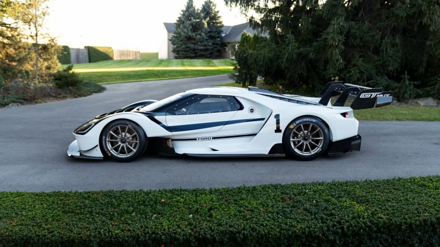 2023 Ford GT 2nd Gen - Image 2 of 31