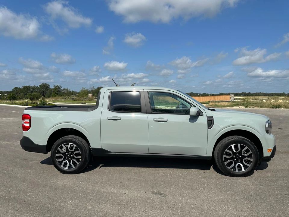 2023 Ford Maverick - Image 17 of 31