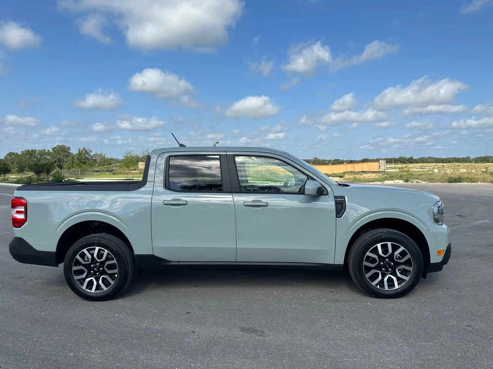 2023 Ford Maverick - Image 18 of 31