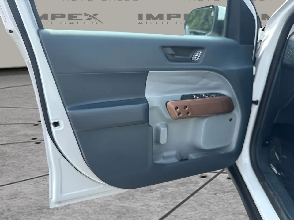2023 Ford Maverick - Image 16 of 25
