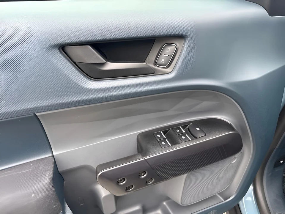 2023 Ford Maverick - Image 22 of 31