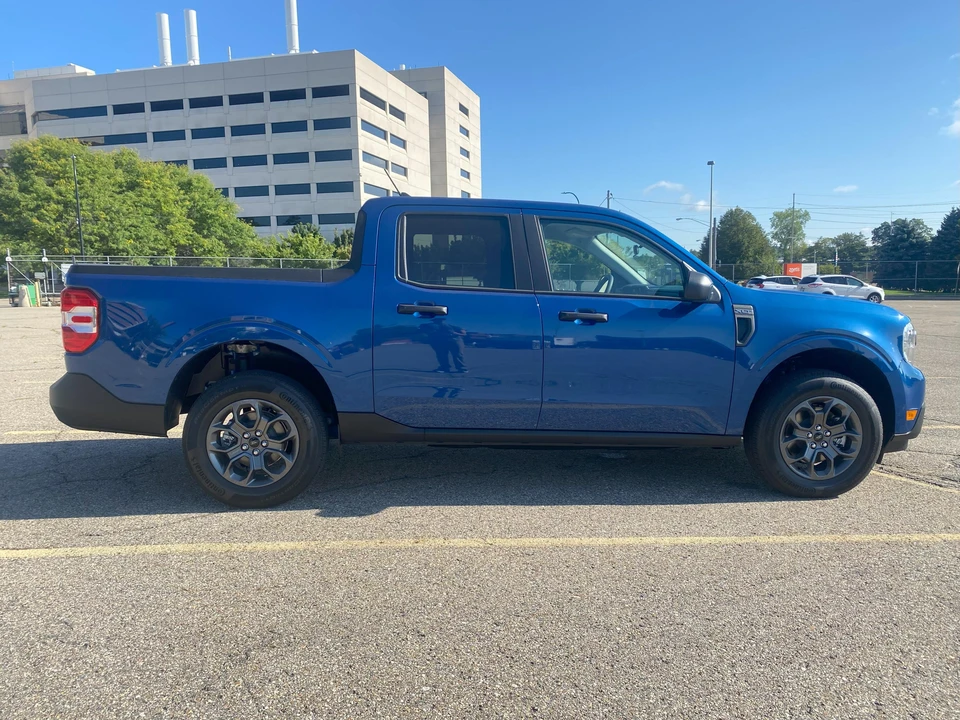 2023 Ford Maverick - Image 28 of 31