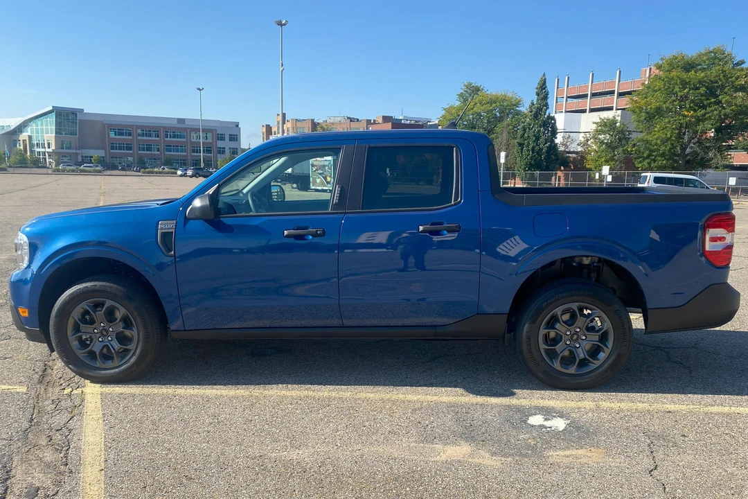 2023 Ford Maverick - Image 3 of 31