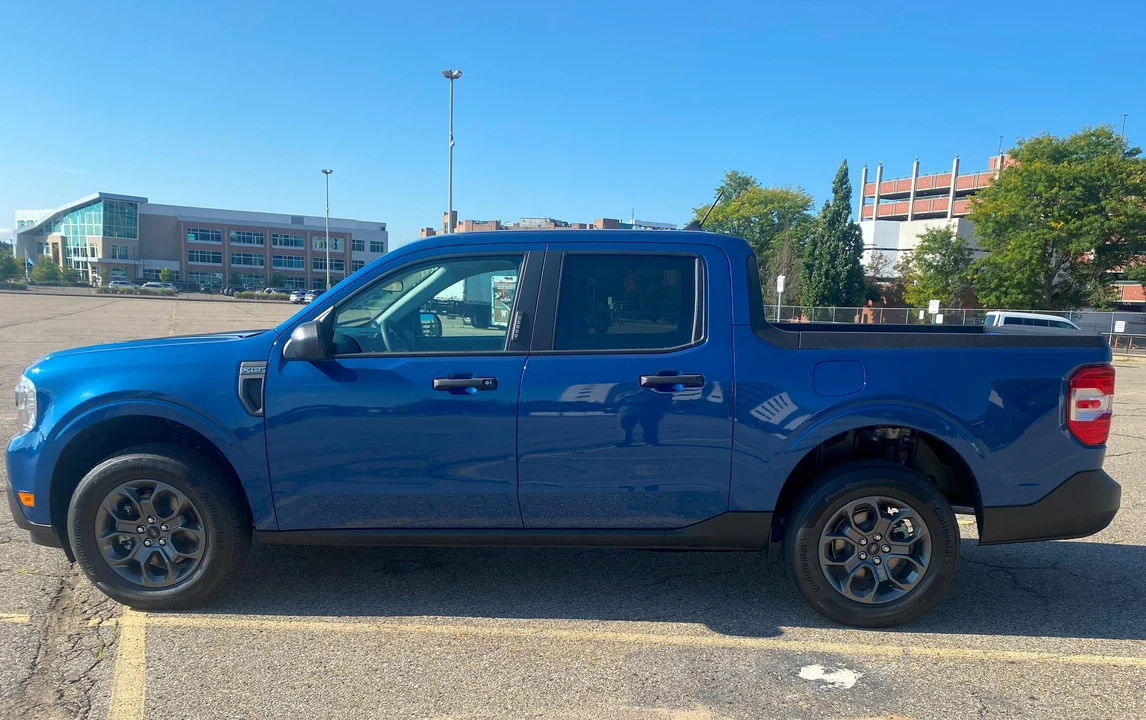 2023 Ford Maverick - Image 15 of 31