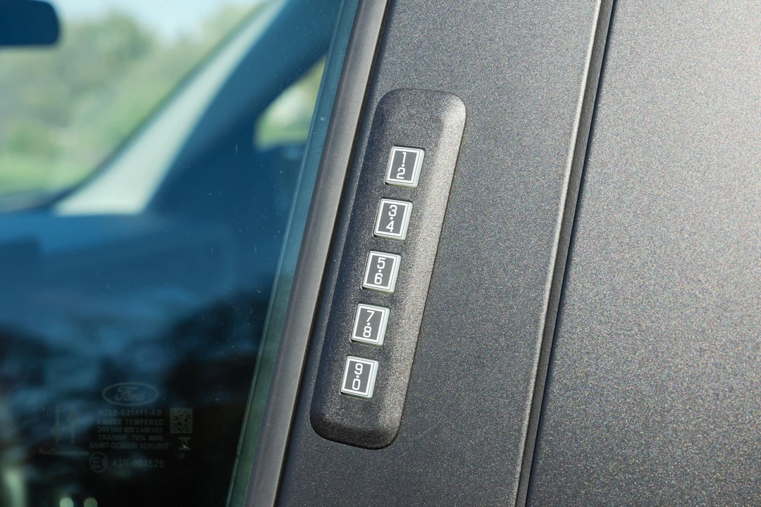 2023 Ford Maverick - Image 18 of 31