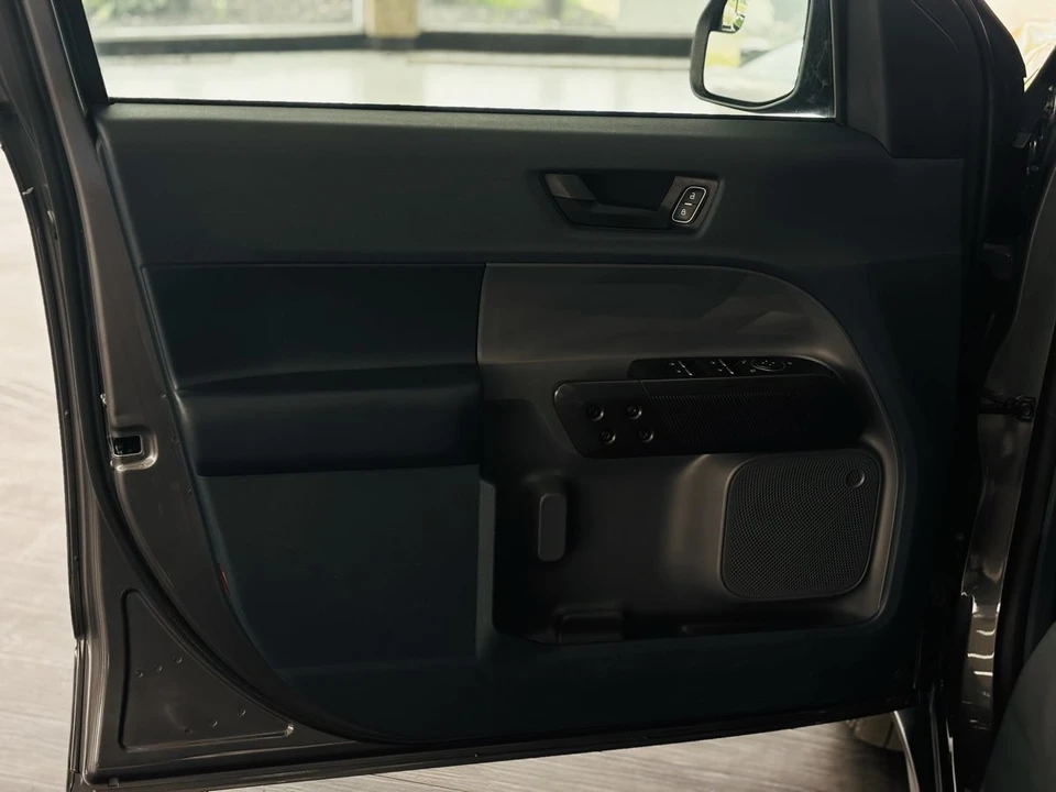 2023 Ford Maverick - Image 27 of 31