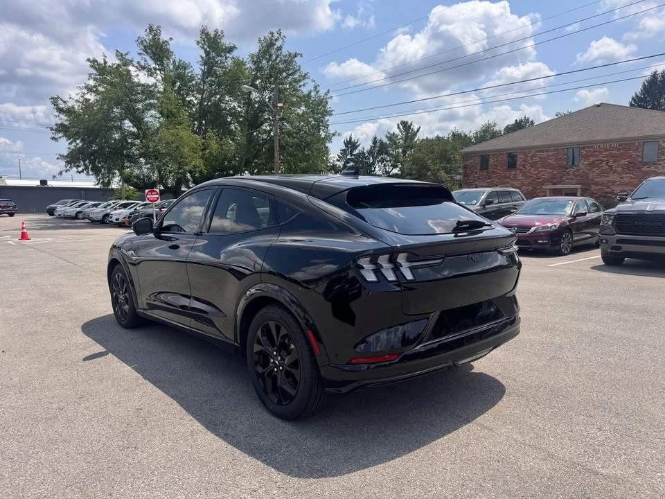 2023 Ford Mustang Mach-E - Image 5 of 10