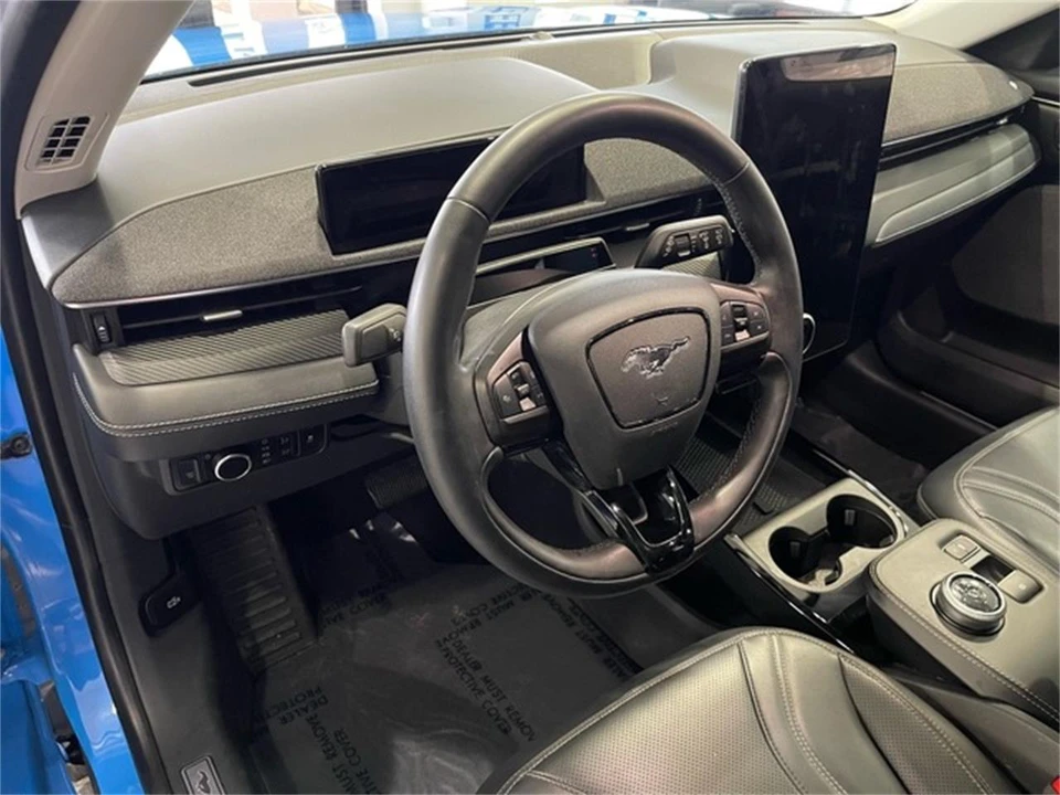 2023 Ford Mustang Mach-E - Image 25 of 31