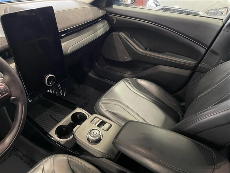 2023 Ford Mustang Mach-E - Image 27 of 31