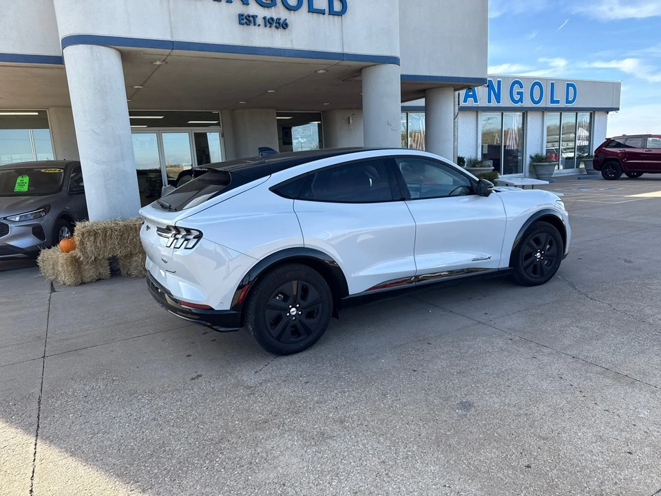 2023 Ford - Image 4 of 20