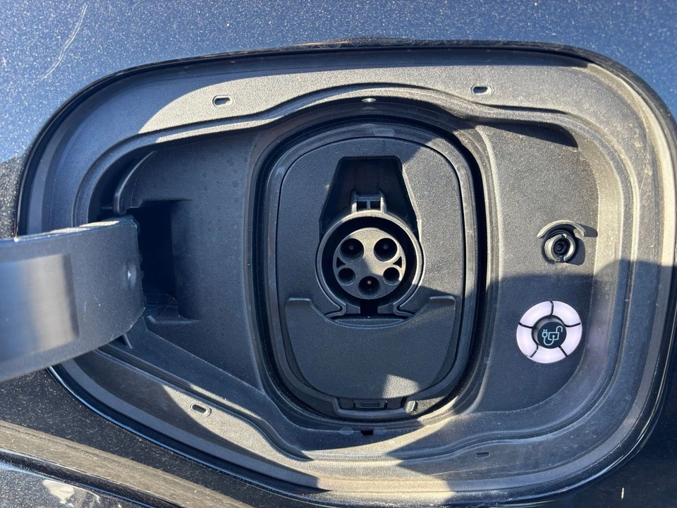 2023 Ford Mustang Mach-E - Image 19 of 31