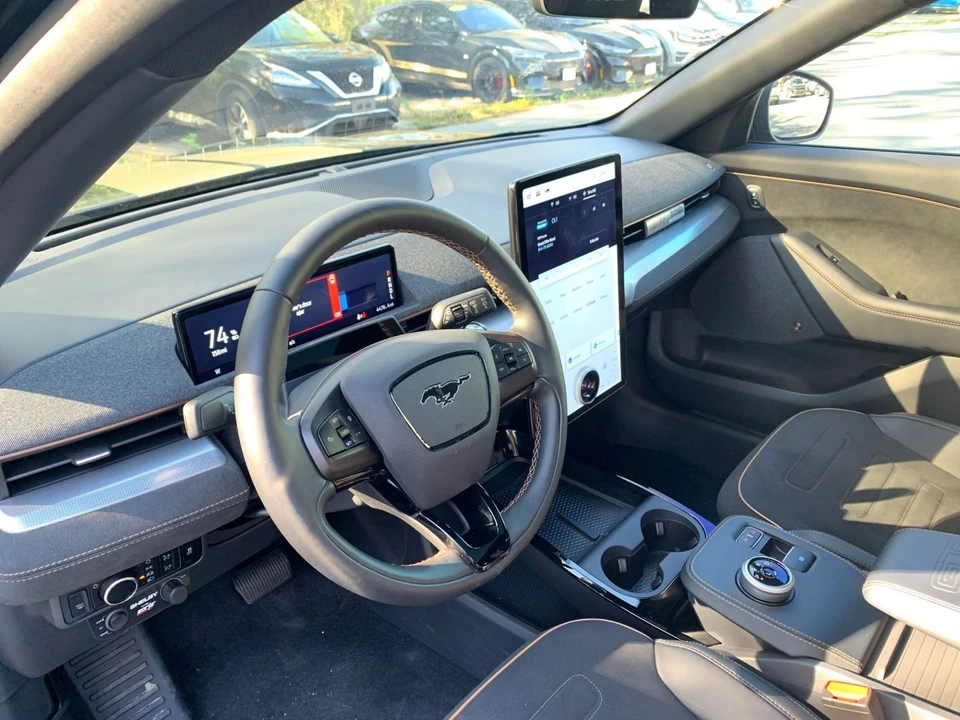 2023 Ford Mustang Mach-E - Image 27 of 31