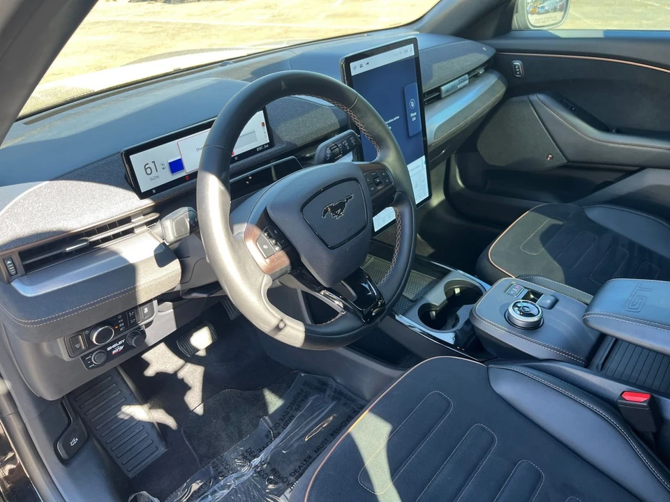 2023 Ford Mustang Mach-E - Image 28 of 31