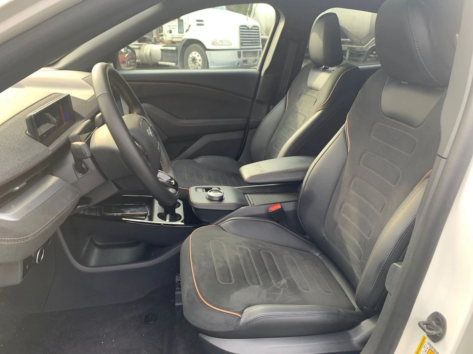 2023 Ford Mustang Mach-E - Image 26 of 31