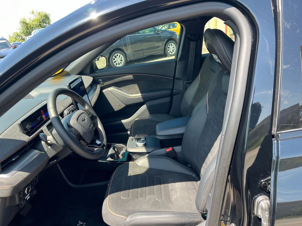 2023 Ford Mustang Mach-E - Image 24 of 31