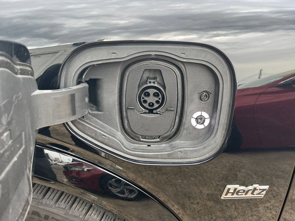 2023 Ford Mustang Mach-E - Image 18 of 31