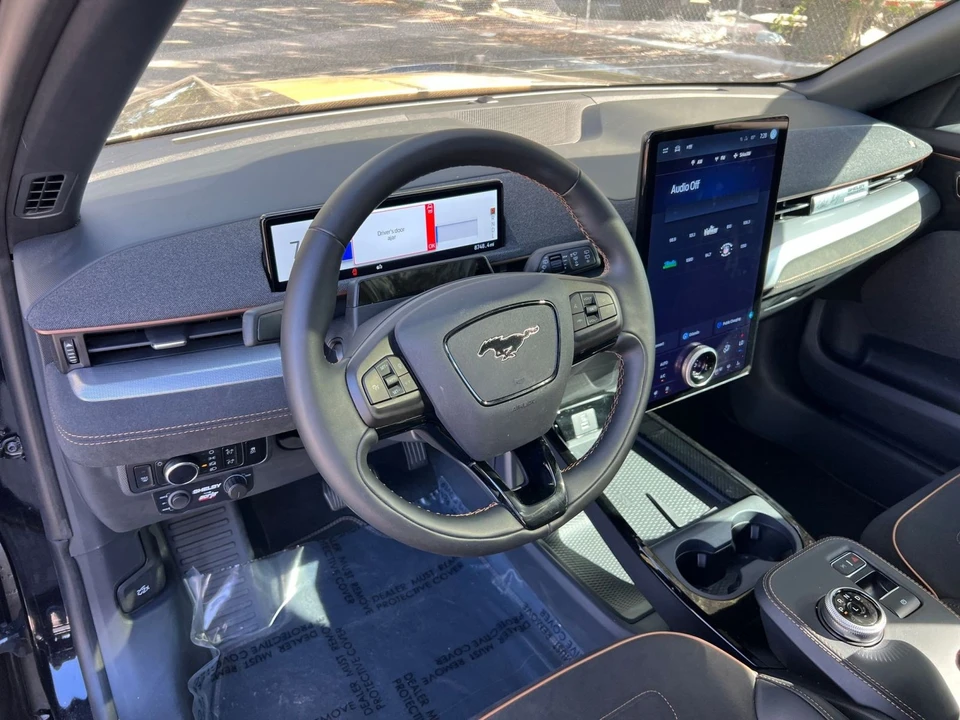 2023 Ford Mustang Mach-E - Image 27 of 31