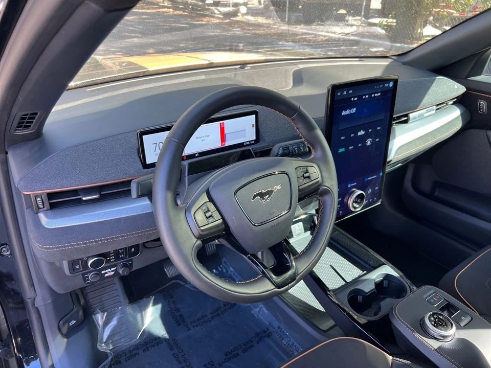 2023 Ford Mustang Mach-E - Image 26 of 31