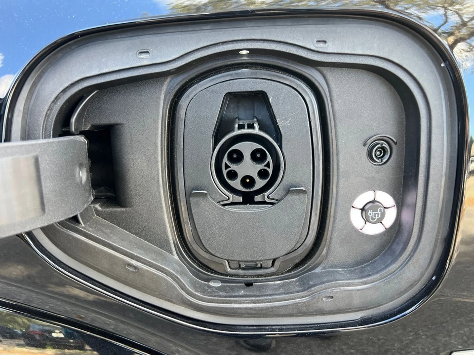 2023 Ford Mustang Mach-E - Image 17 of 31