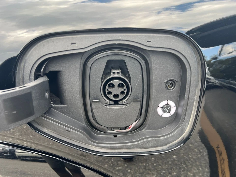 2023 Ford Mustang Mach-E - Image 19 of 31