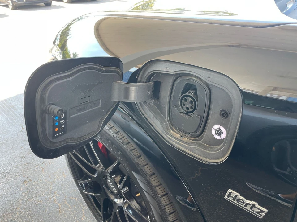 2023 Ford Mustang Mach-E - Image 19 of 31