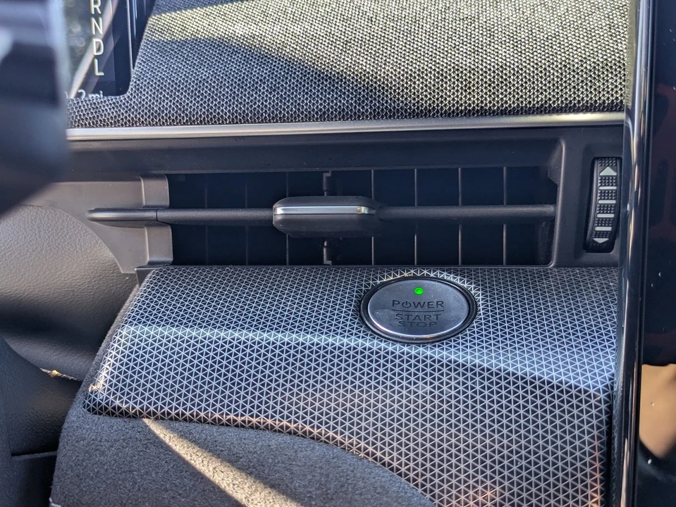 2023 Ford Mustang Mach-E - Image 26 of 31