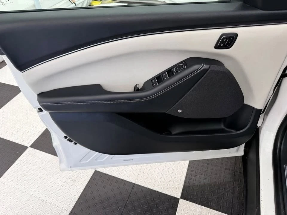 2023 Ford Mustang Mach-E - Image 18 of 20
