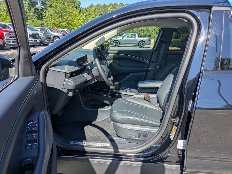 2023 Ford Mustang Mach-E - Image 13 of 31