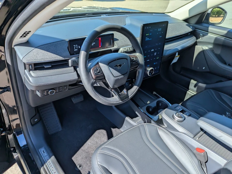 2023 Ford Mustang Mach-E - Image 15 of 31