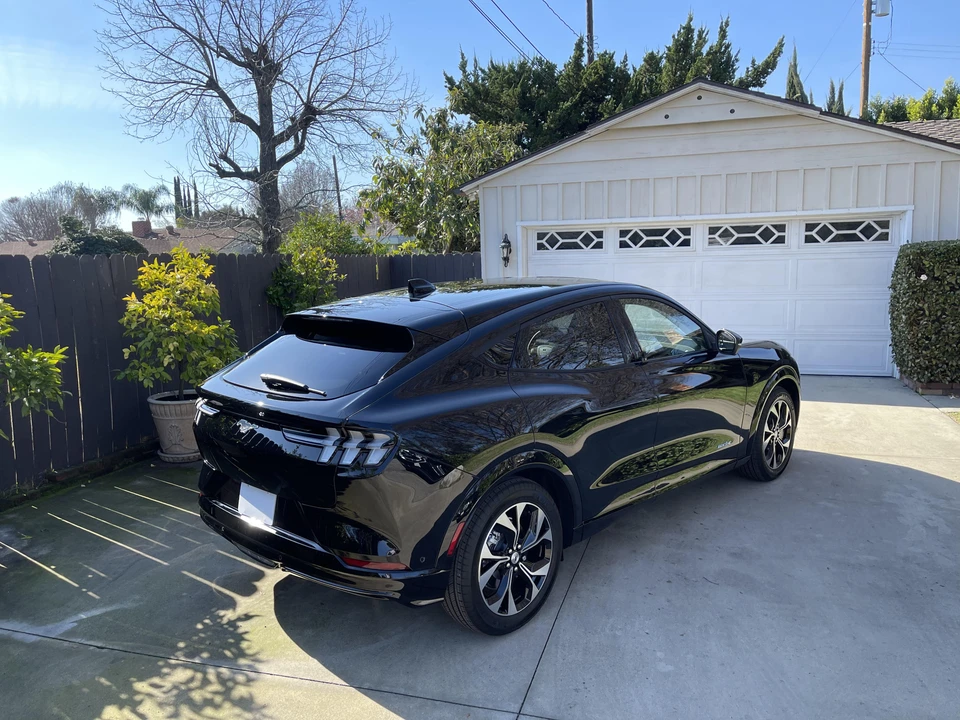 2023 Ford Mustang Mach-E - Image 28 of 31