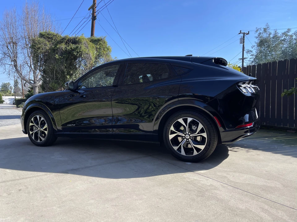 2023 Ford Mustang Mach-E - Image 16 of 31