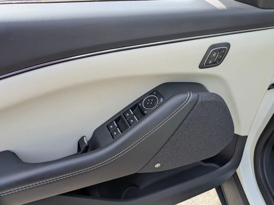 2023 Ford Mustang Mach-E - Image 17 of 21