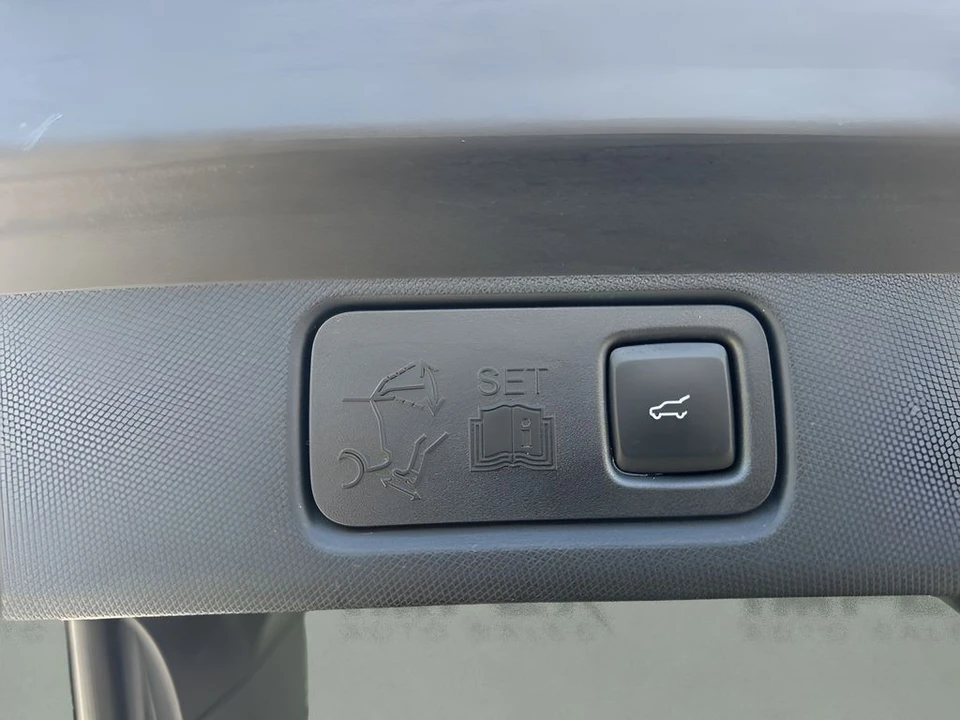 2023 Ford Mustang Mach-E - Image 28 of 31