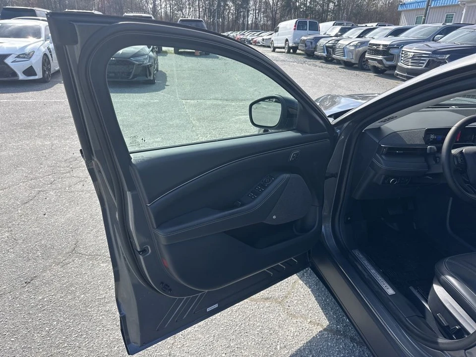 2023 Ford Mustang Mach-E - Image 24 of 31
