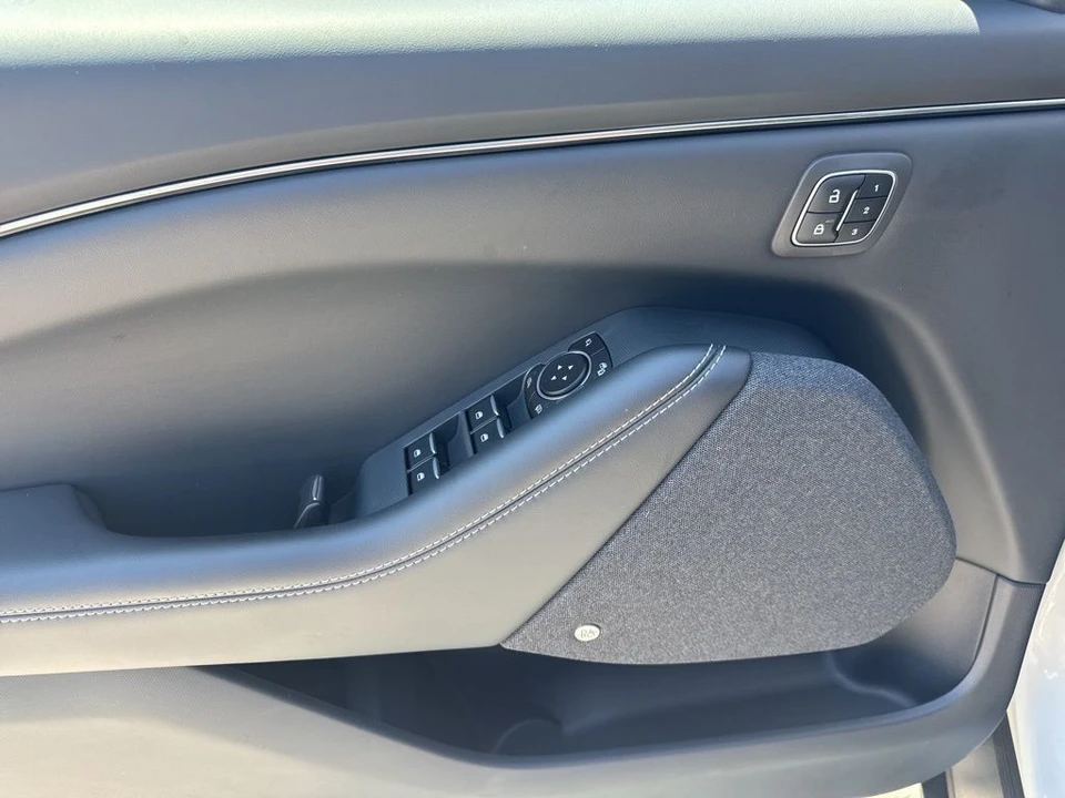 2023 Ford Mustang Mach-E - Image 26 of 31