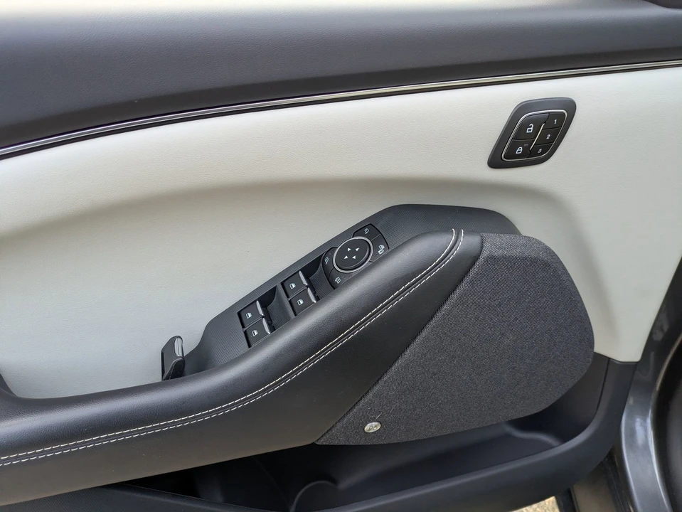 2023 Ford Mustang Mach-E - Image 17 of 21