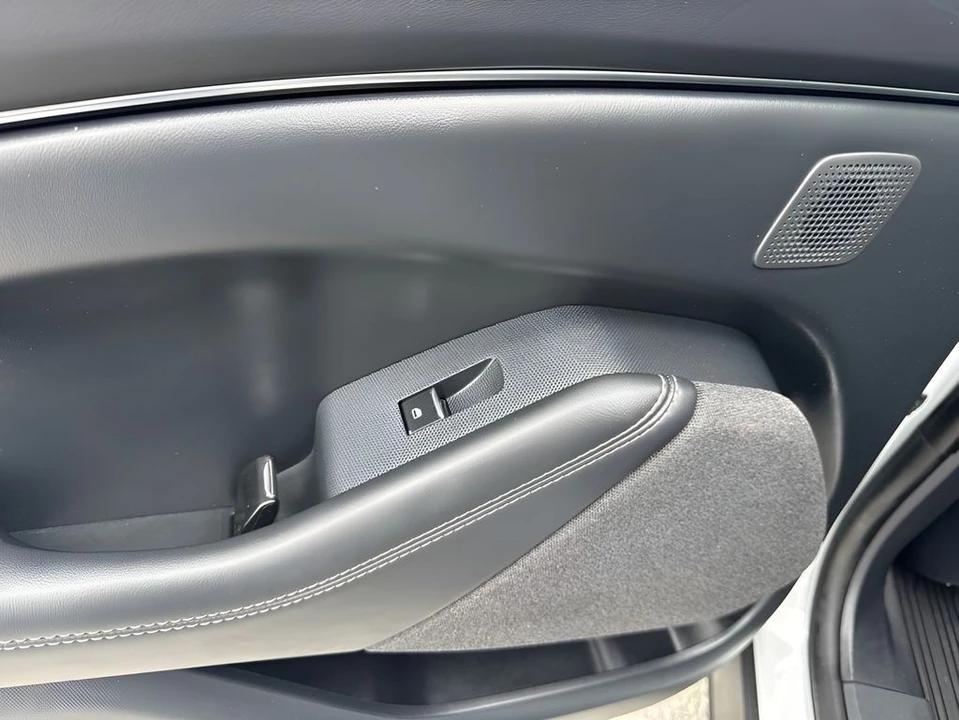 2023 Ford Mustang Mach-E - Image 28 of 31
