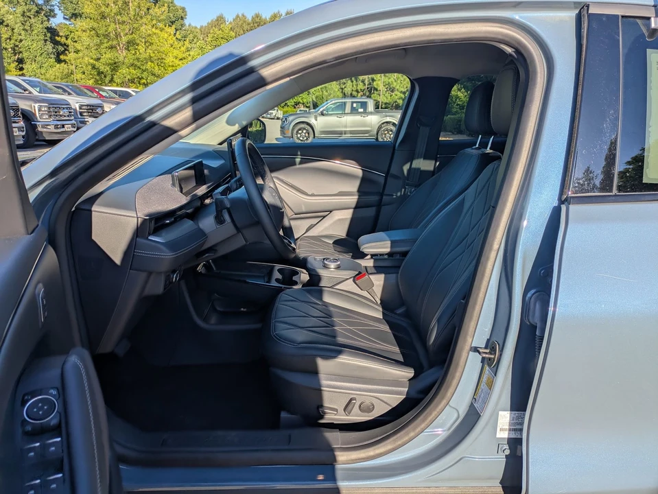 2023 Ford Mustang Mach-E - Image 13 of 31