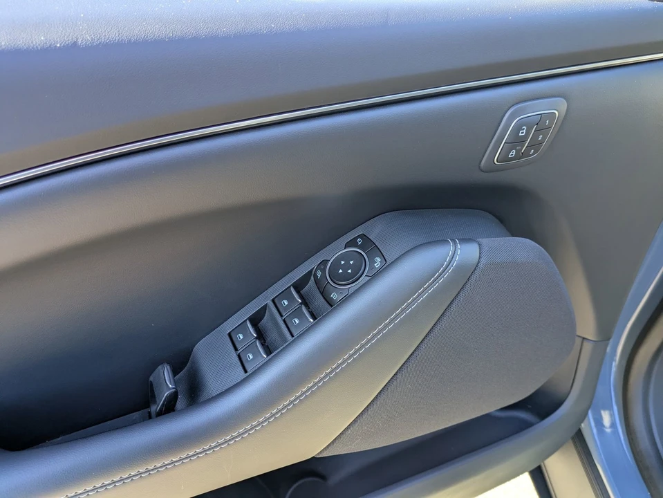 2023 Ford Mustang Mach-E - Image 17 of 31