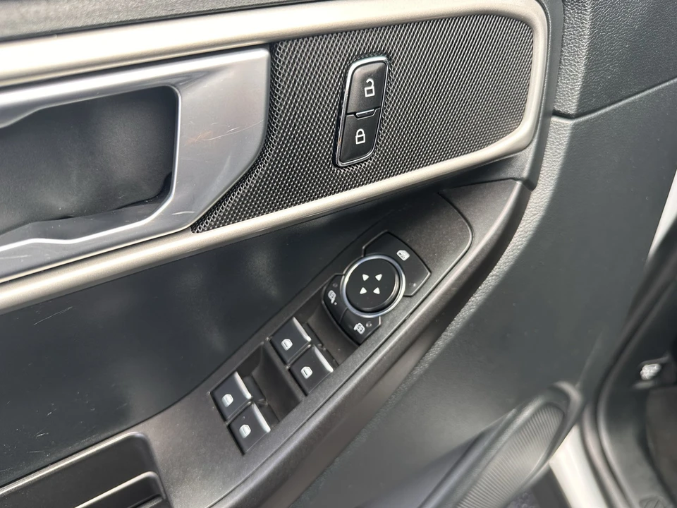 2023 Ford Explorer 6th Gen - Image 18 of 28