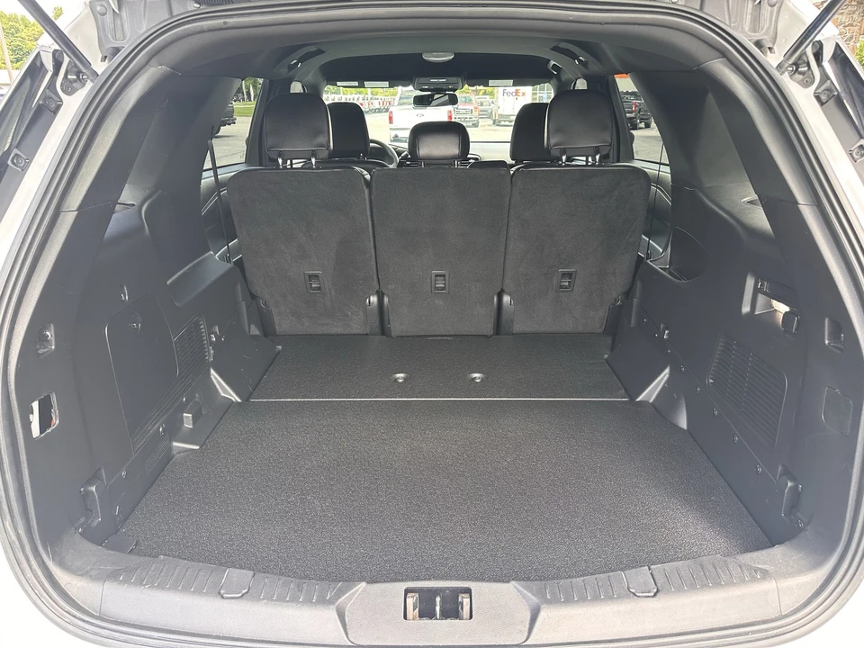 2023 Ford Explorer 6th Gen - Image 17 of 28