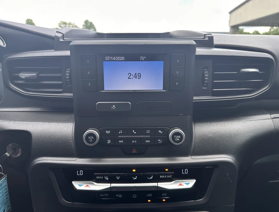 2023 Ford Explorer 6th Gen - Image 24 of 28