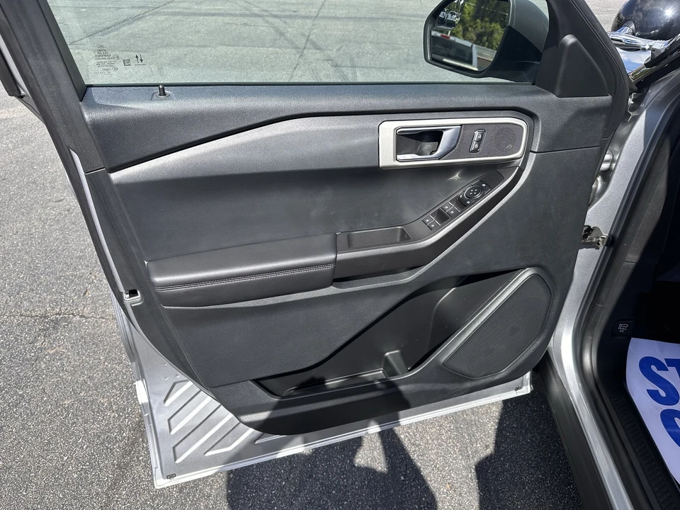 2023 Ford Explorer 6th Gen - Image 12 of 28